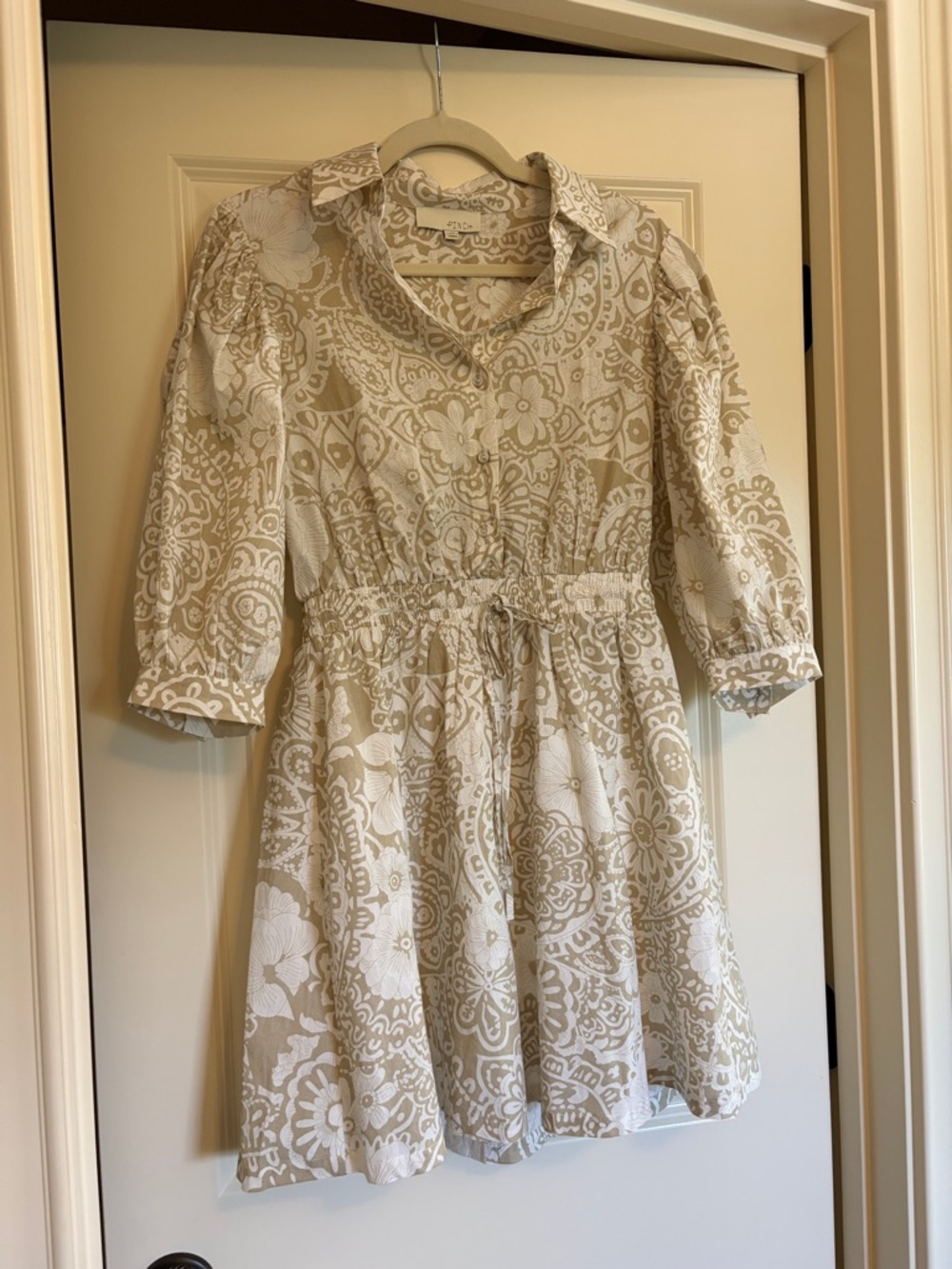 Pinch White and Beige Pattern Print Button-Front Dress with Cinched Waist
